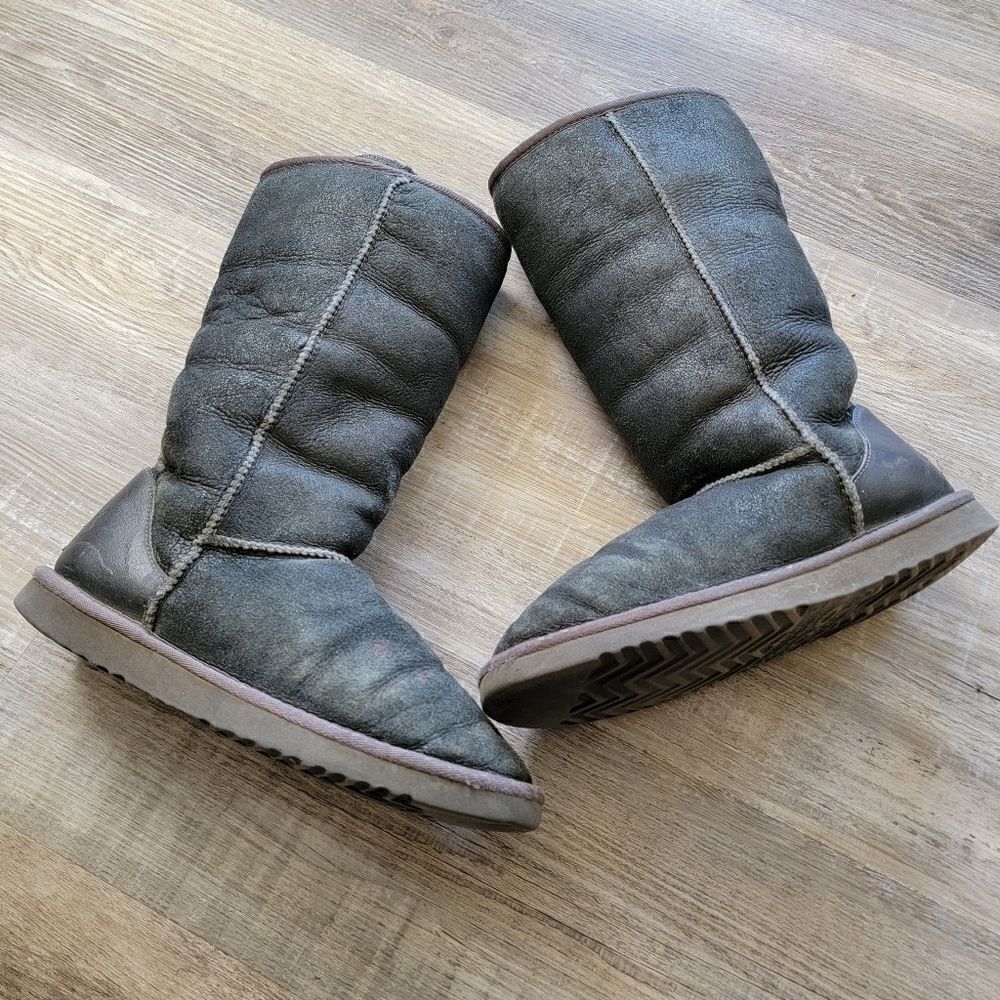 Ugg Classic Tall 5823 Metallic Pewter size 8